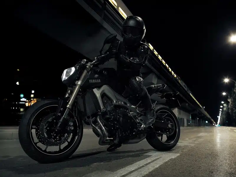 Présentation de la Yamaha MT09, la moto du futur