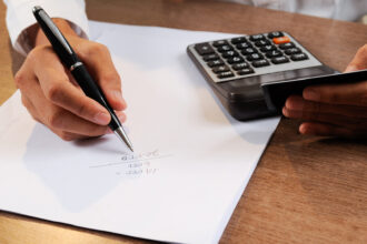 Auto-entrepreneur ou jeune entreprise : financer un véhicule pro sans bilan, c'est possible ?